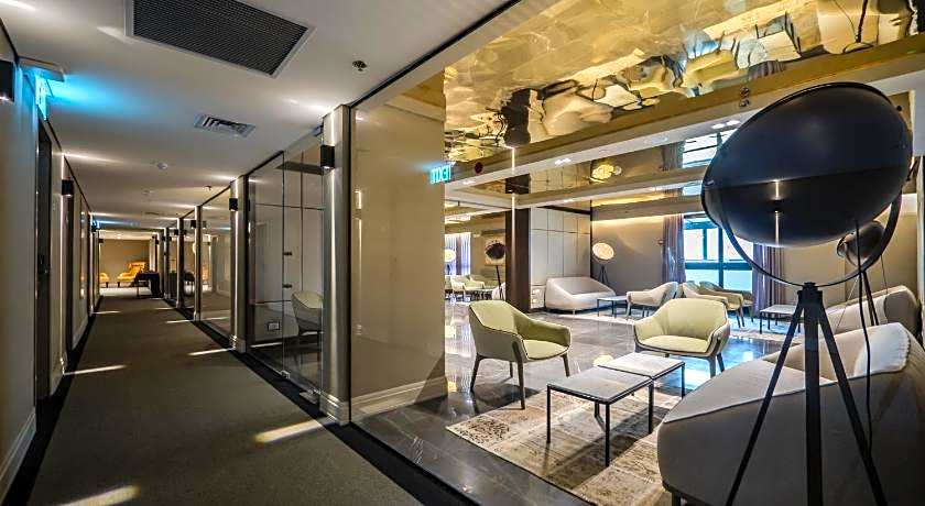 Golden Crown Haifa Hotel