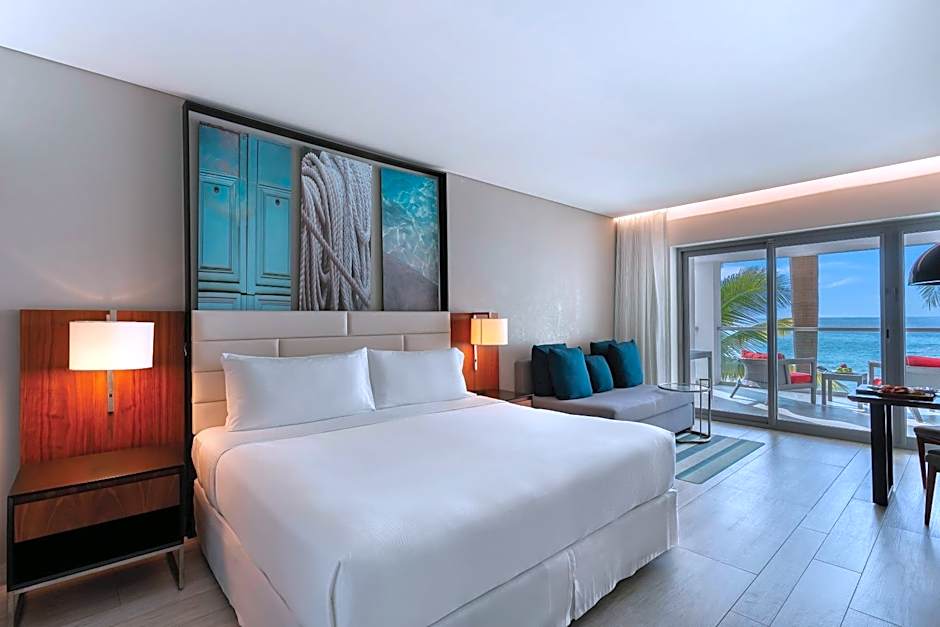 Photo 1 of 6 of Standard 1 King Bed, Oceanfront View