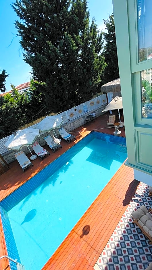 Ella Alaçatı Otel