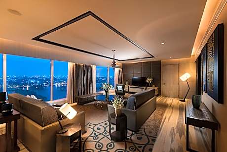 KING ONE BEDROOM PRESIDENTIAL SUITE