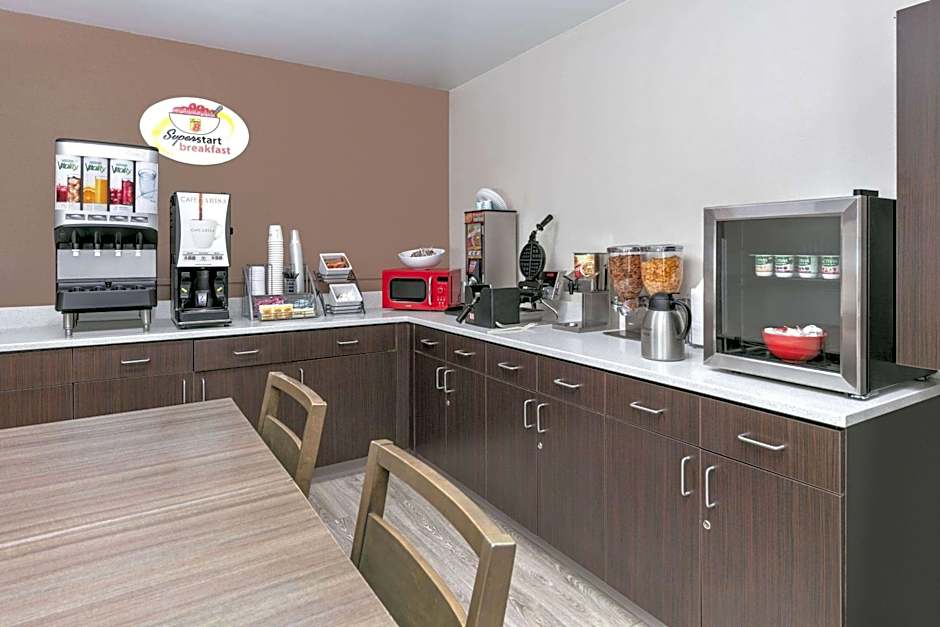 Super 8 by Wyndham Waxahachie TX