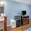 Econo Lodge Inn & Suites Sandusky South