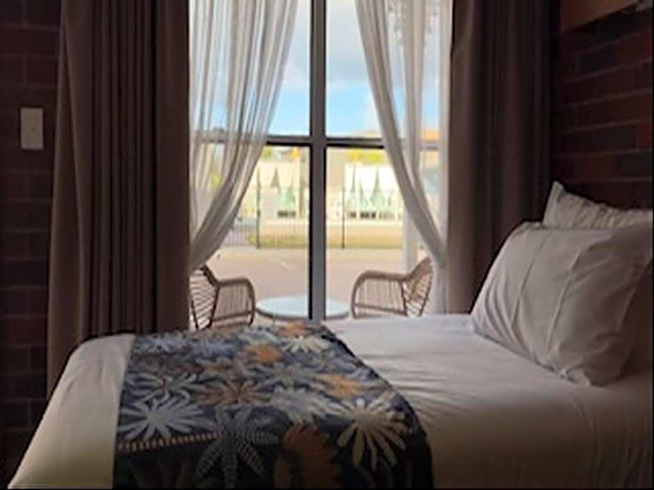 Town House Motor Inn