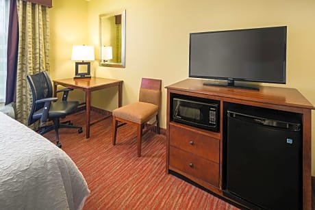 1 King Bed Nonsmoking