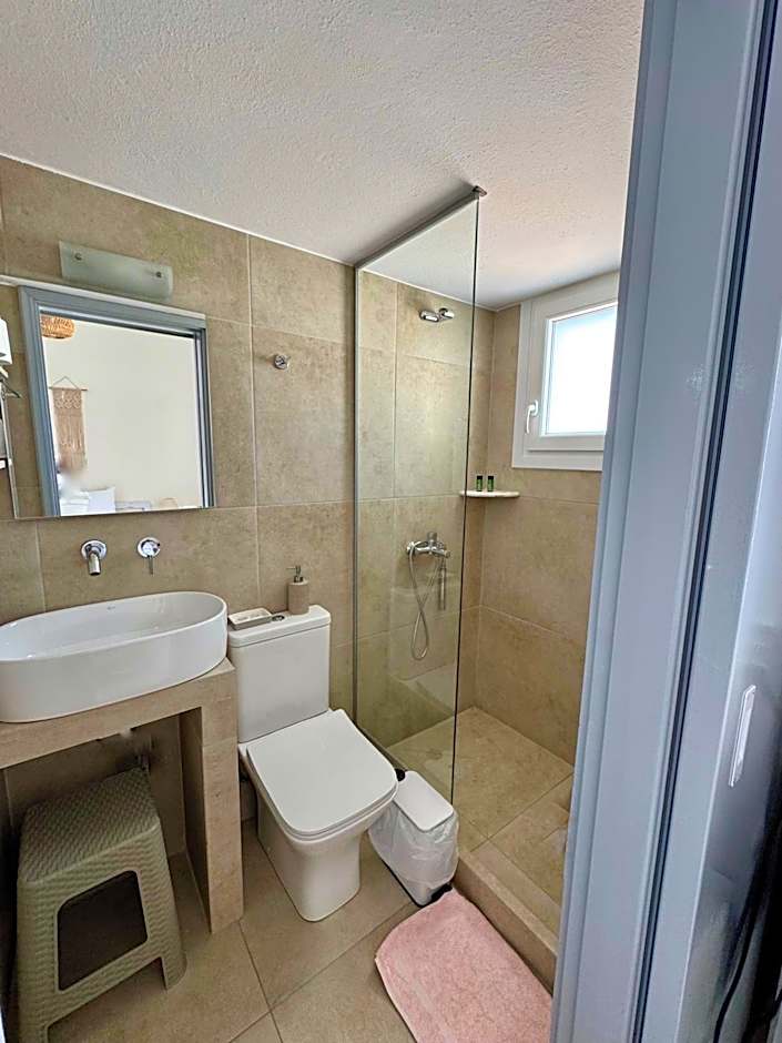 Kirki Rooms by the sea