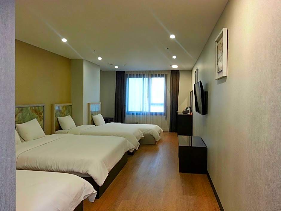 Hotel EMBLEDON