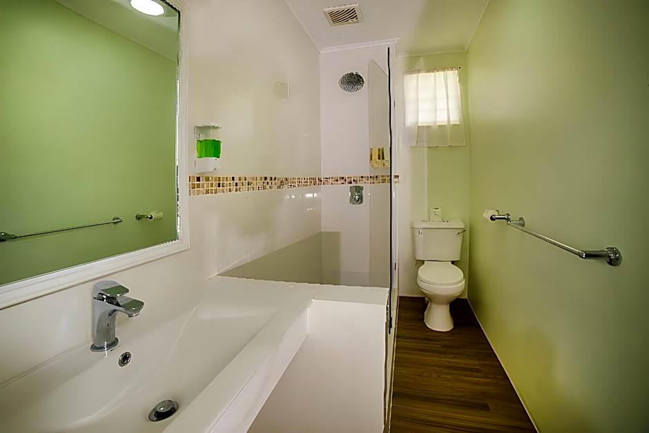 Dover Beach Hotel