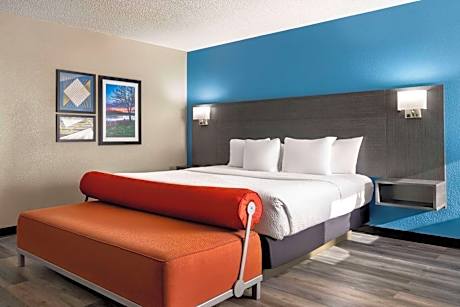 1 King Bed, One Bedroom Apartment, Non-Smoking