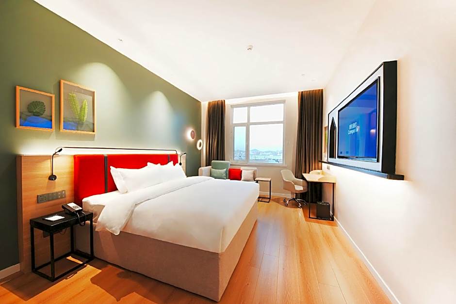 Campanile Hotel Weihai Film and Television City North High-speed Railway Station