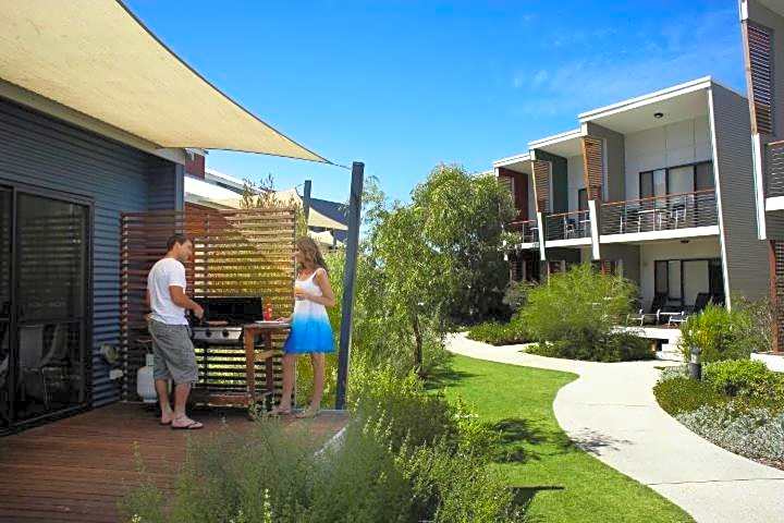 Footprints Preston Beach