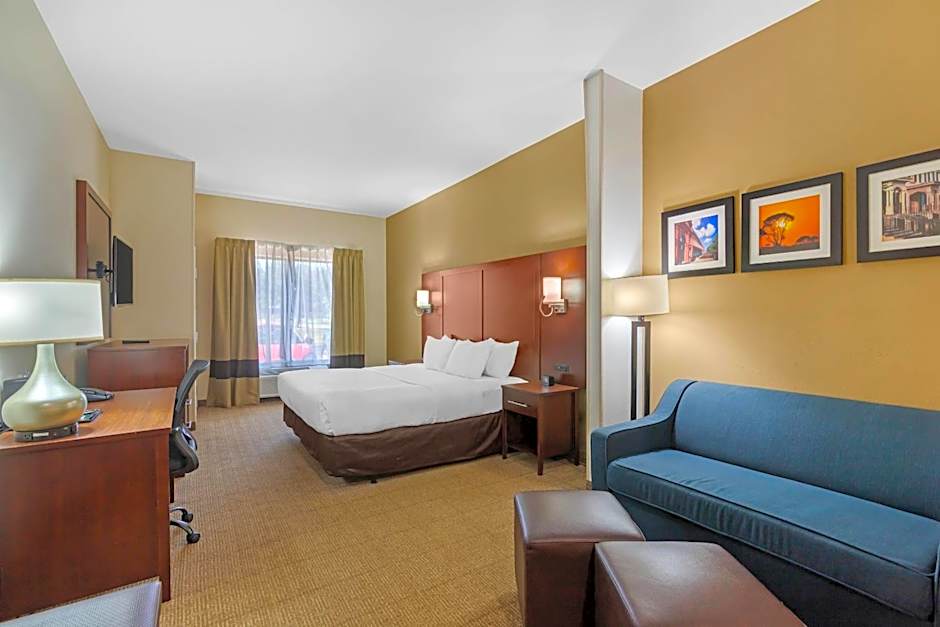 Comfort Suites Savannah Gateway I-95