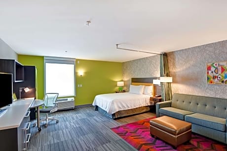 Queen Suite - Mobility Access/Non-Smoking