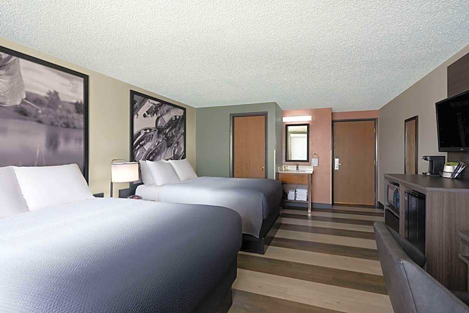 Super 8 by Wyndham Conrad