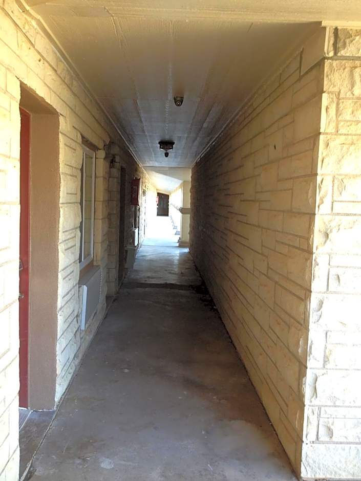 Executive Inn Snyder