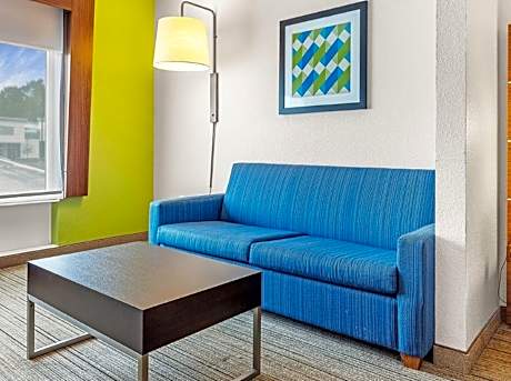 2 Queen Suite Communications Mobility Accessible Tub