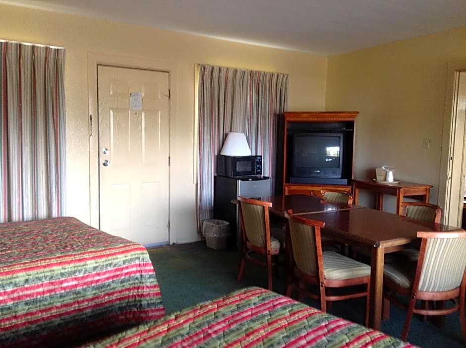 The Suwannee Gables Motel & Marina