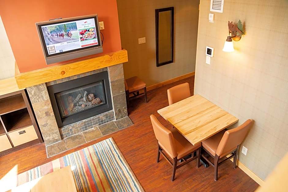 Fox Hotel And Suites