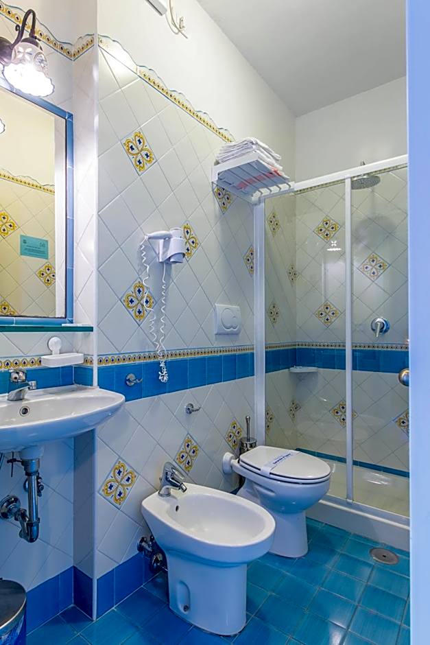 Riviera B&B Rooms and Apartament SEA-VIEW