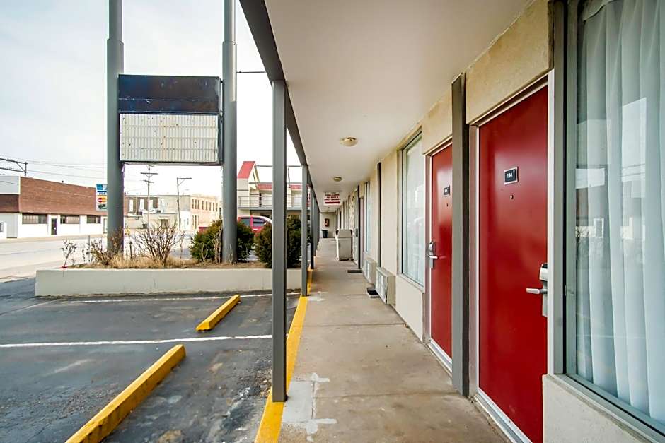 OYO Hotel Hutchinson KS West 4th Ave