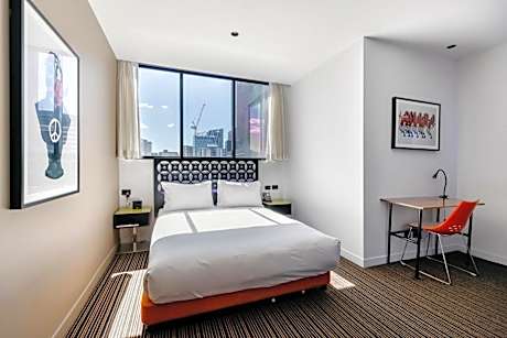 Hotel Queen Urban View with Free WIFI