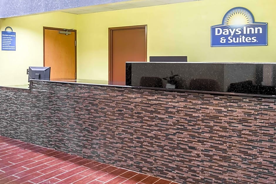 Days Inn & Suites by Wyndham Casey