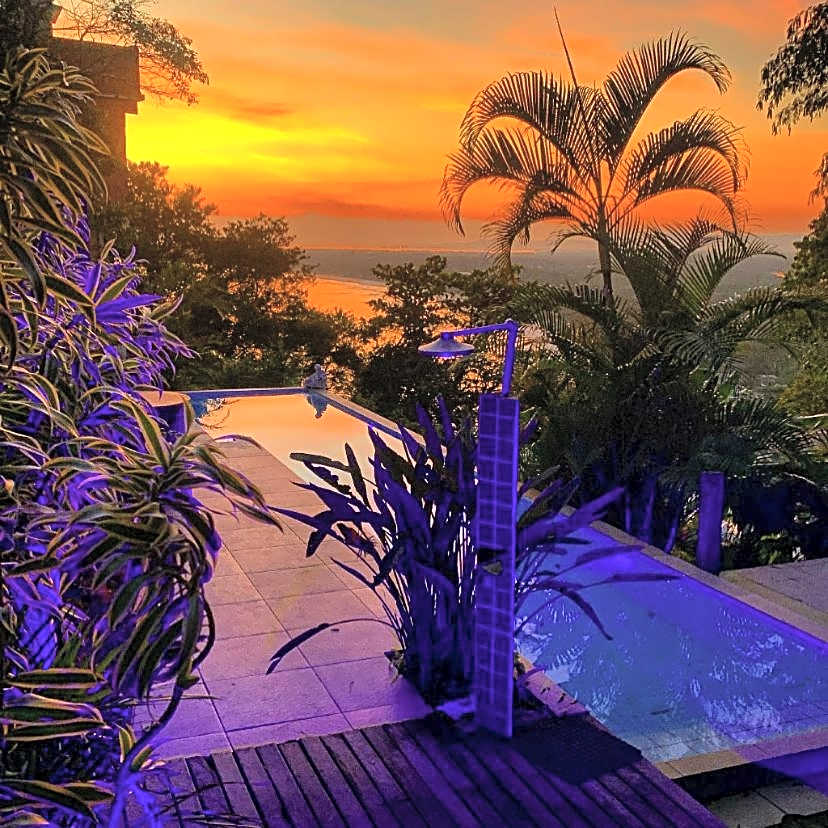 Banana Leaf Eco Hostel