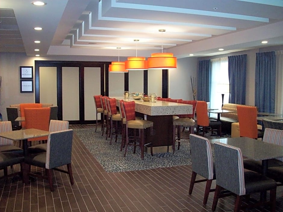 Hampton Inn- Suffolk