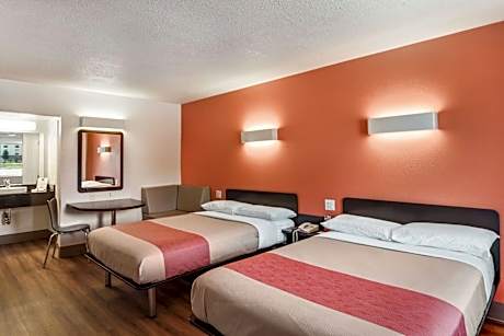 Deluxe Quadruple Room - Non-Smoking