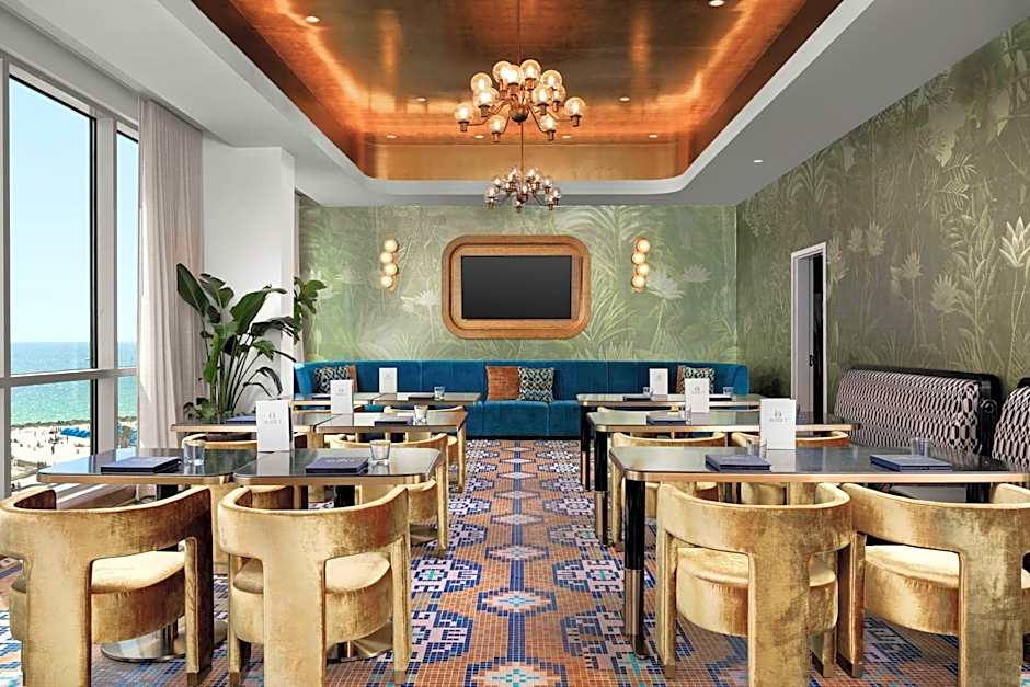 The Hiatus Clearwater Beach, Curio Collection by Hilton