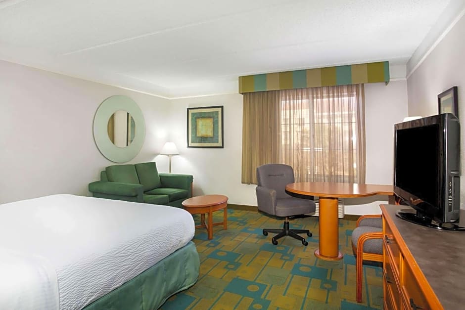 La Quinta by Wyndham Austin Southwest