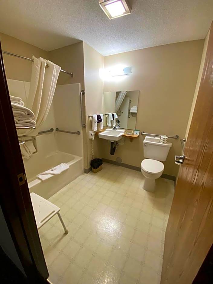 Boarders Inn & Suites by Cobblestone Hotels - Broken Bow