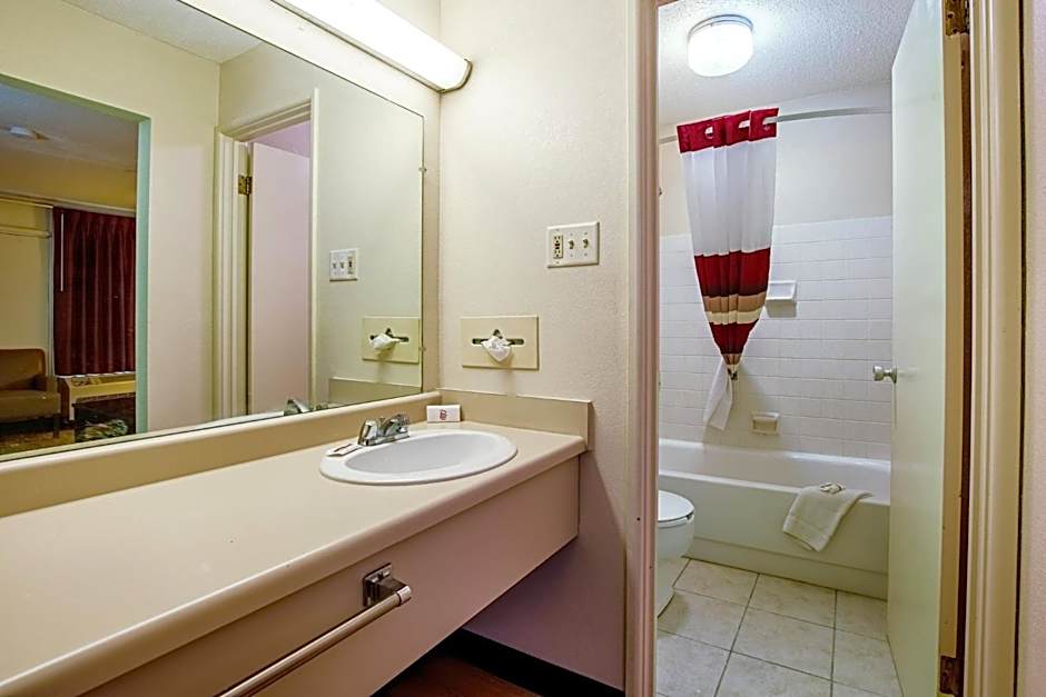 Red Roof Inn Battle Creek