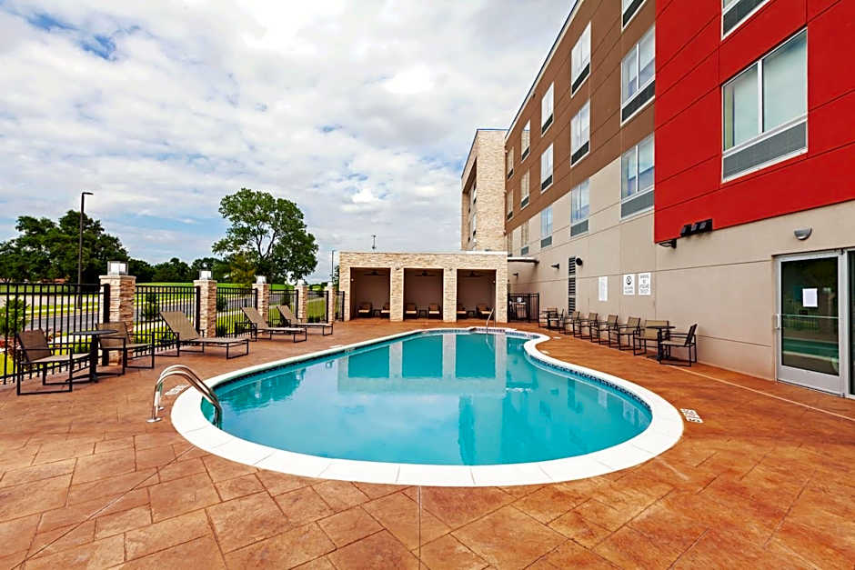 Holiday Inn Express & Suites Tulsa South - Woodland Hills By IHG