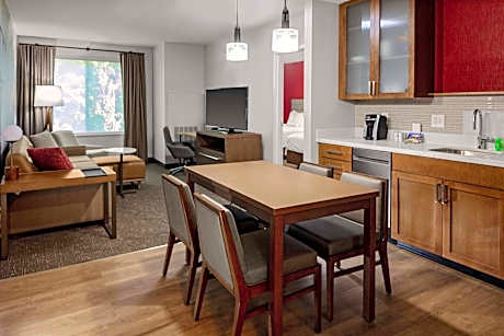 1 Bedroom Suite, 2 Queen, Sofa bed