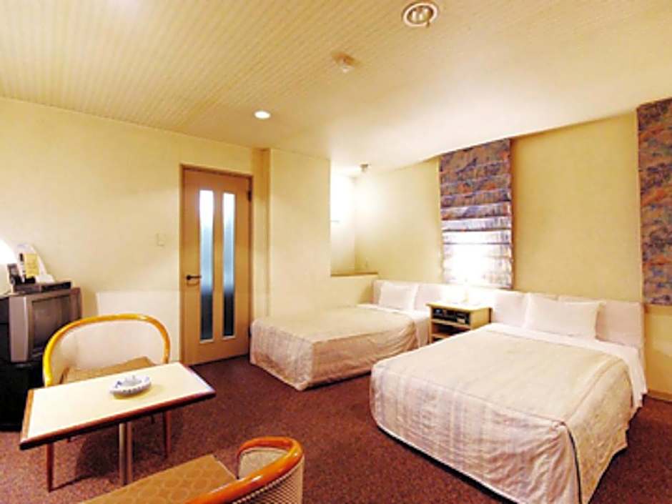 Leo Plaza Hotel