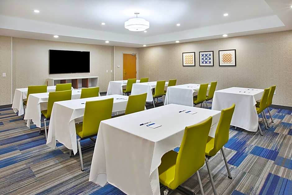 Holiday Inn Express Rochester-Victor By IHG