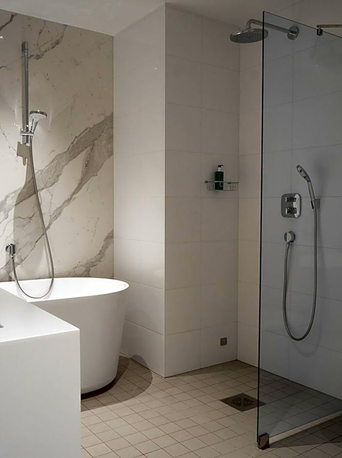 Bob W Helsinki Ullanlinna