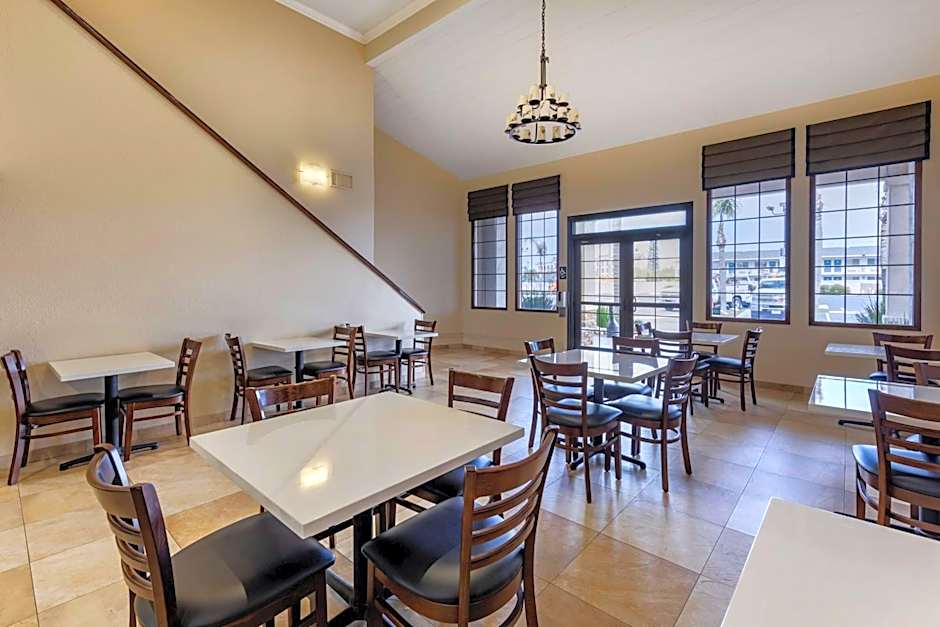 Best Western Town & Country Lodge