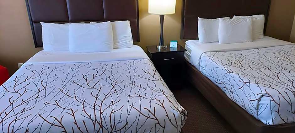 Parkwood Inn & Suites