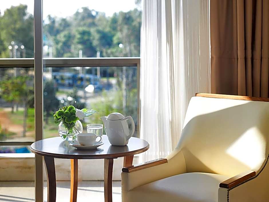 Golden Sun Hotel