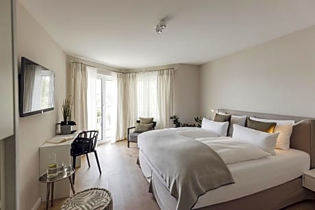 Double Room with Lake View
