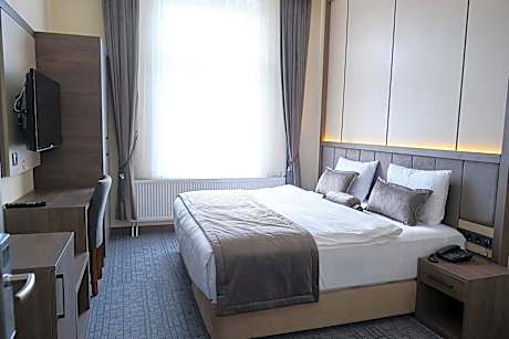 Deluxe Double Room with Bath