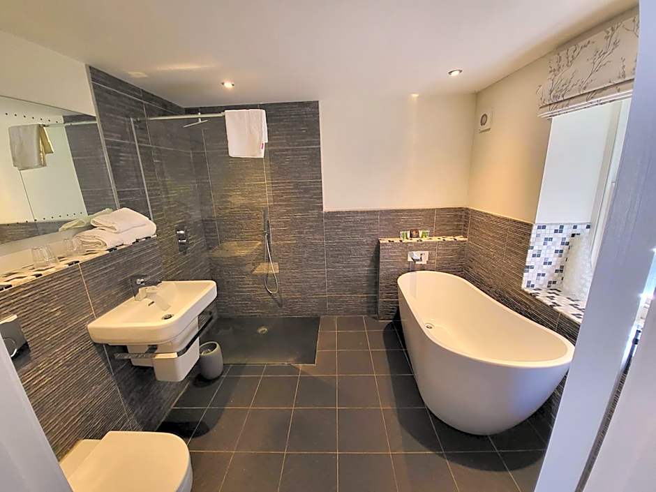 The Manifold Inn Hotel