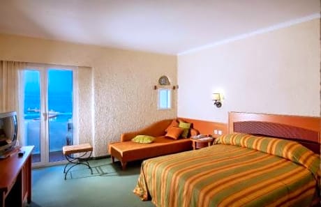 Double Room with Sea View (2 Adults + 2 Children)
