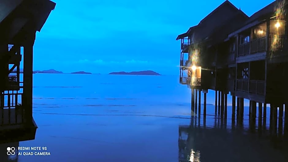 Villa Dalam laut 530