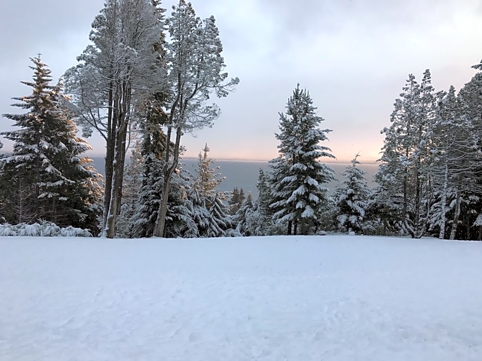 Huinid Pioneros Hotel