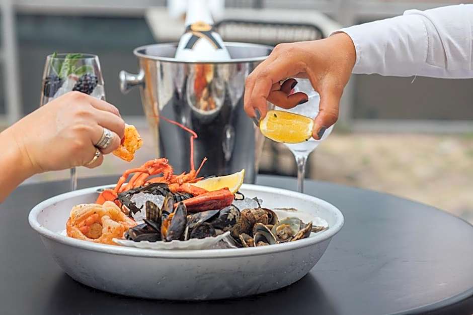 Harbour Suites Boutique Hotel