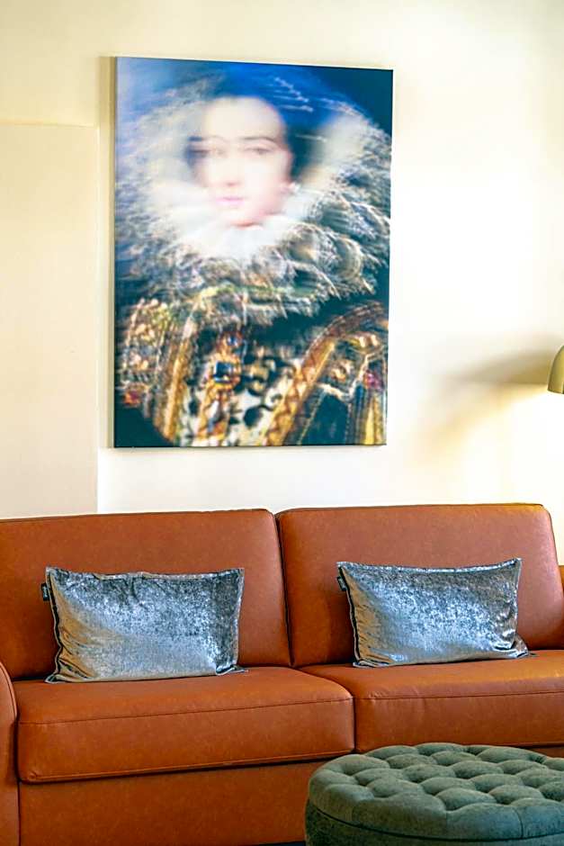 Maxim Suites by Elias Holl