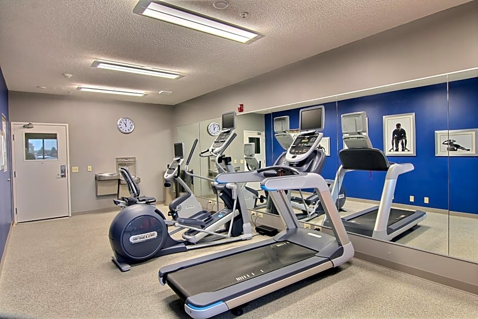 Holiday Inn Express Fargo - West Acres By IHG