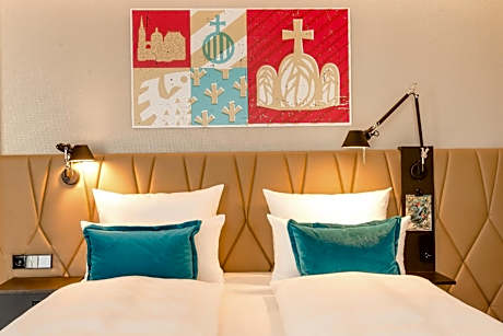 Standard Queen Room